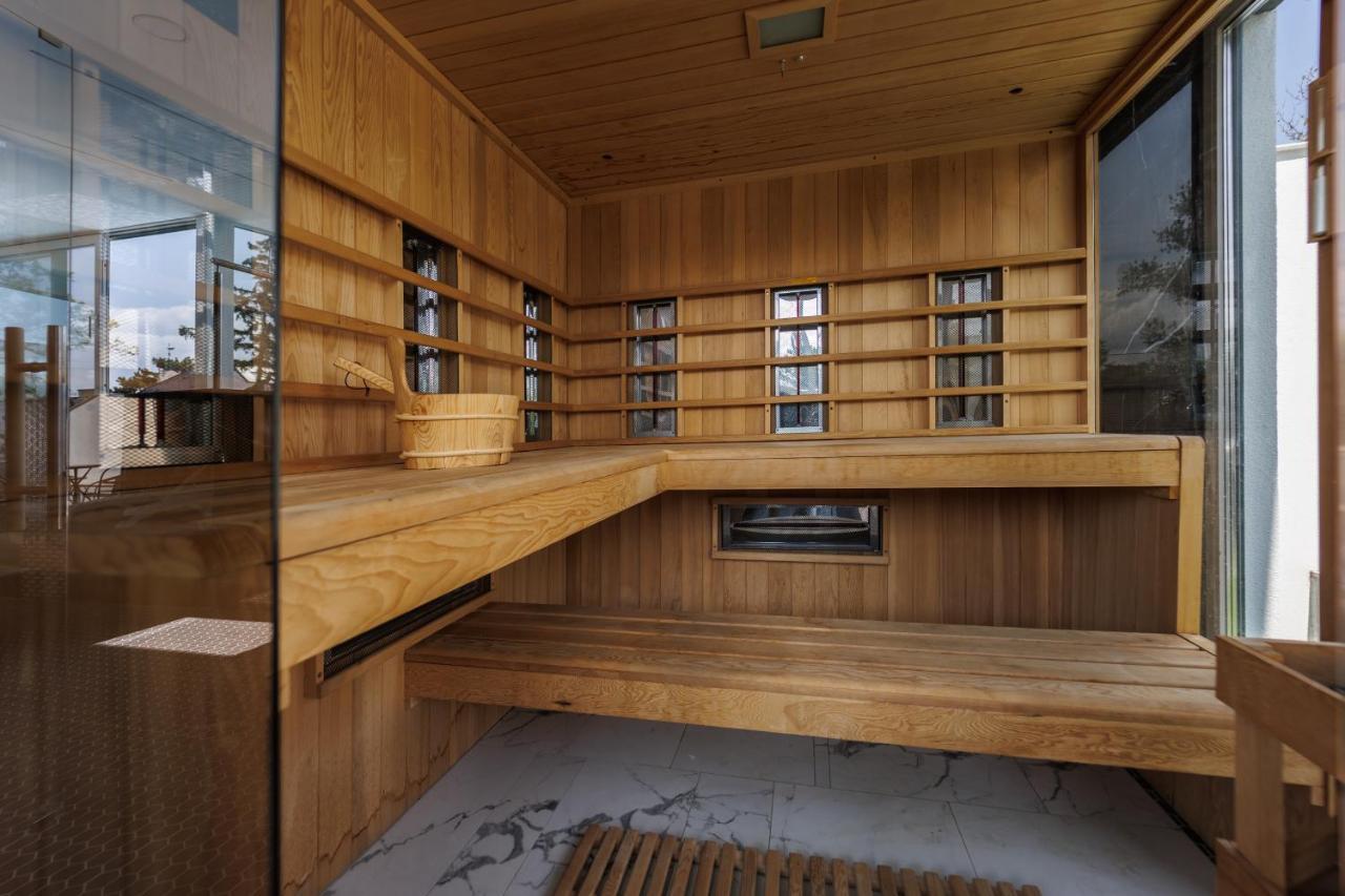 Villa Bauhaus Gold Siofok Bagian luar foto