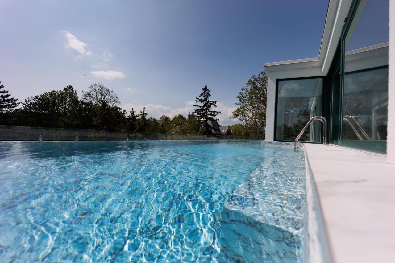 Villa Bauhaus Gold Siofok Bagian luar foto