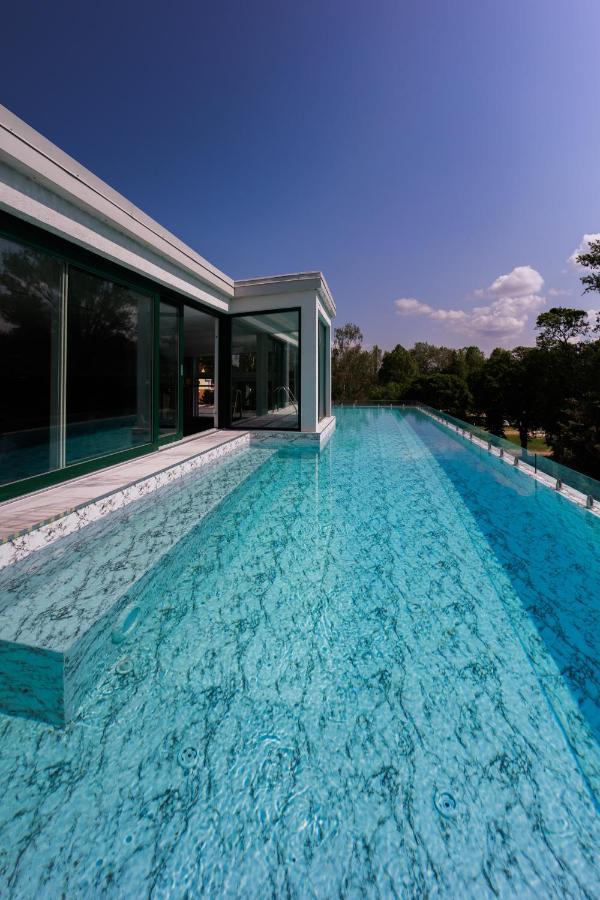 Villa Bauhaus Gold Siofok Bagian luar foto